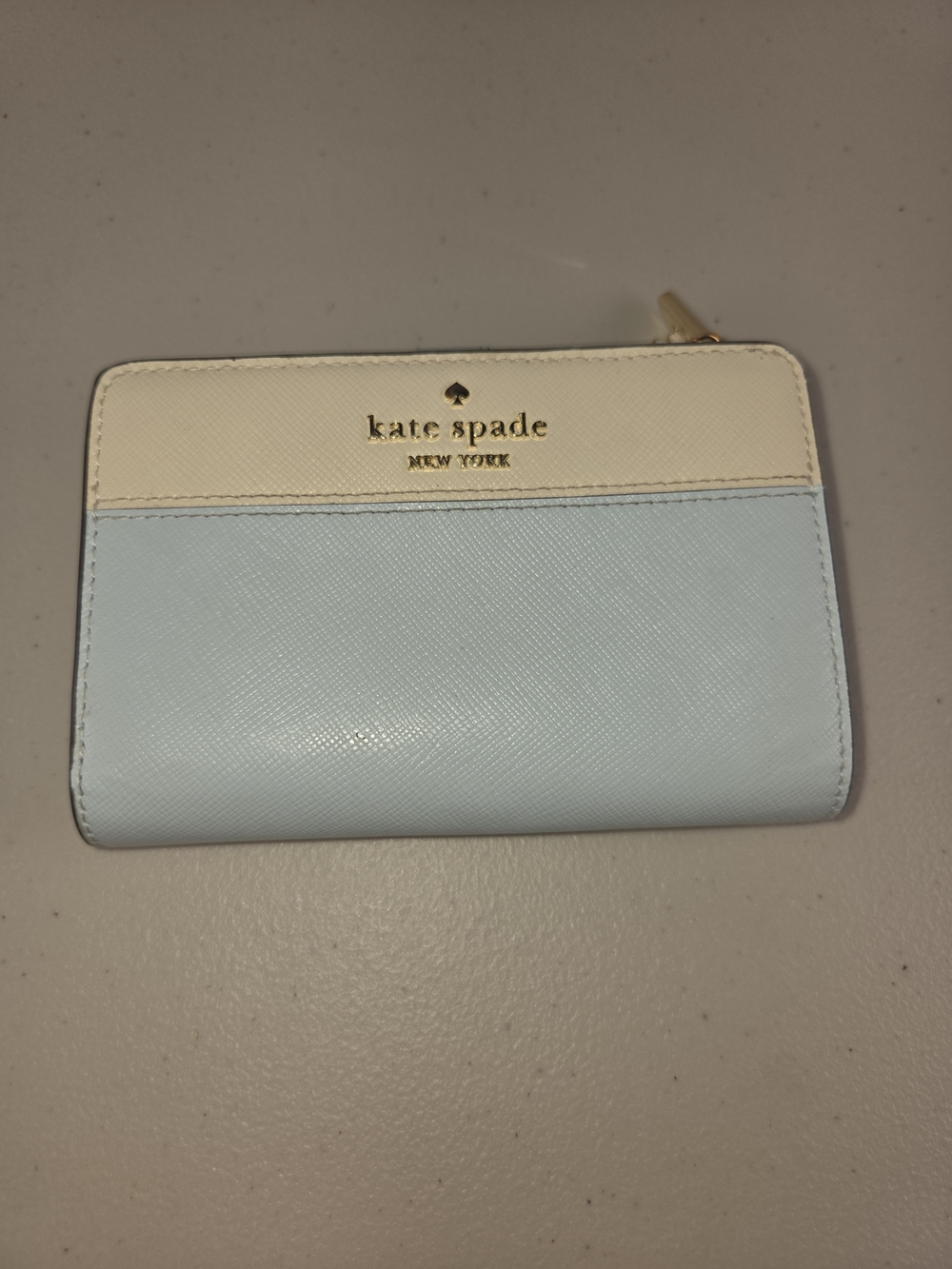 Kate Spade New York Two-Tone Light Blue & Cream Zip Wallet W 2 Charms